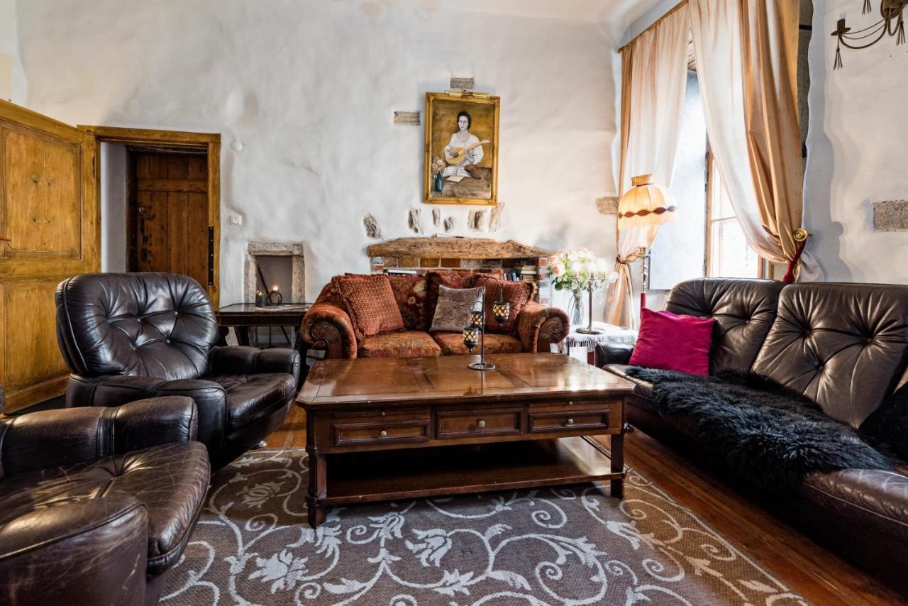 Historical Two-bedroom With Sauna, Jacuzzi And Fireplace * Tallinna